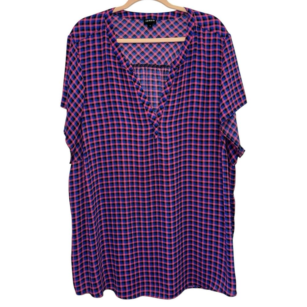 Torrid Plaid Blouse Size 5‎ Plus Pink Blue V Neck Short Sleeve Top